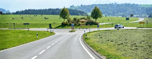 Kreisverkehr im ländlichen Raum